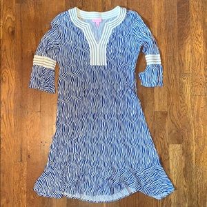 LIKE NEW XS Lilly Pulitzer blue patterned dress